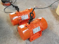 河北邯鄲XVM-0.7-2振動電機(jī)已發(fā)貨，請楊經(jīng)理注意查收！